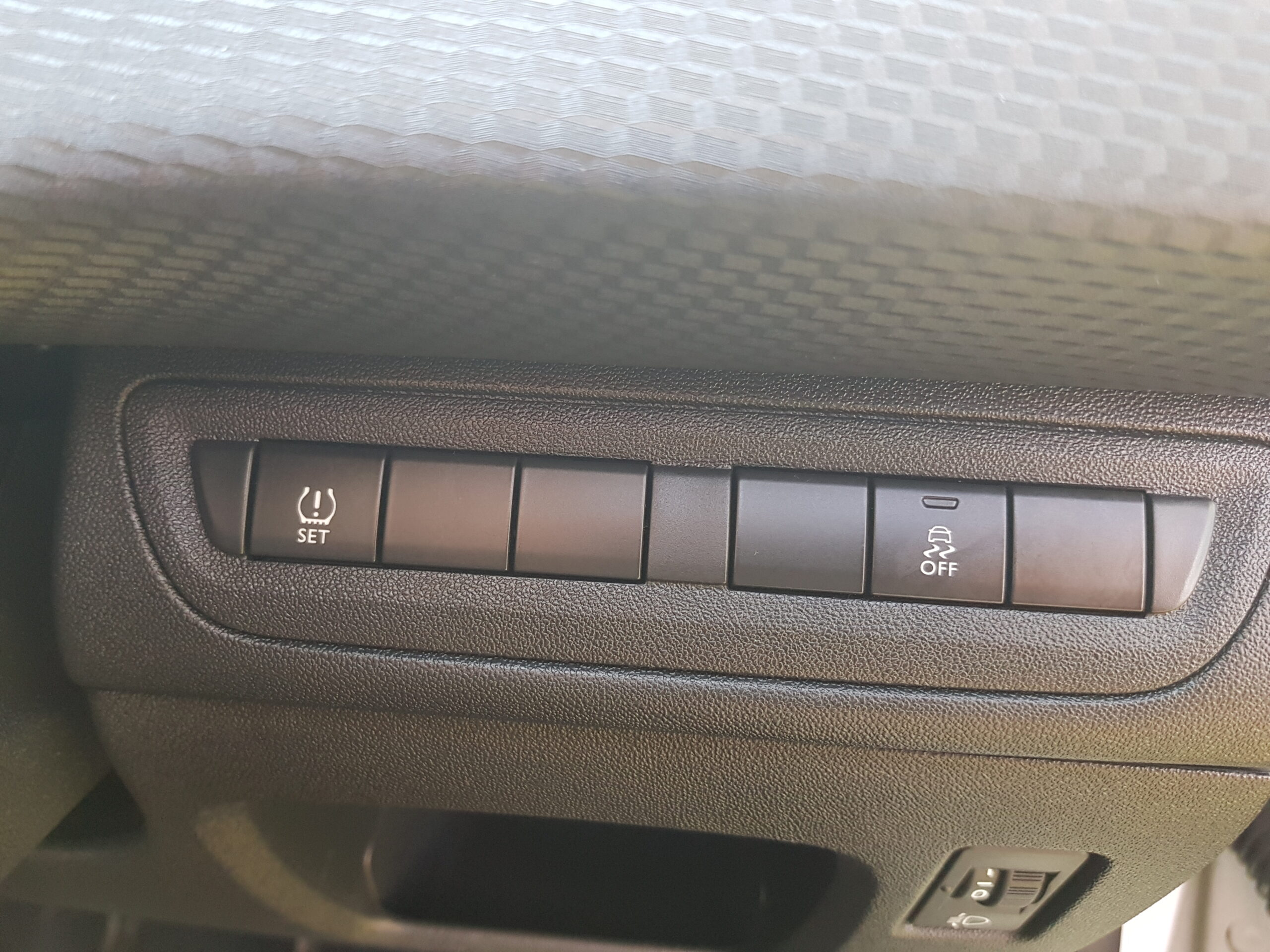 Peugeot 208 Access a/c