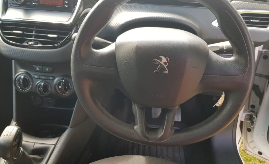 Peugeot 208 Access a/c