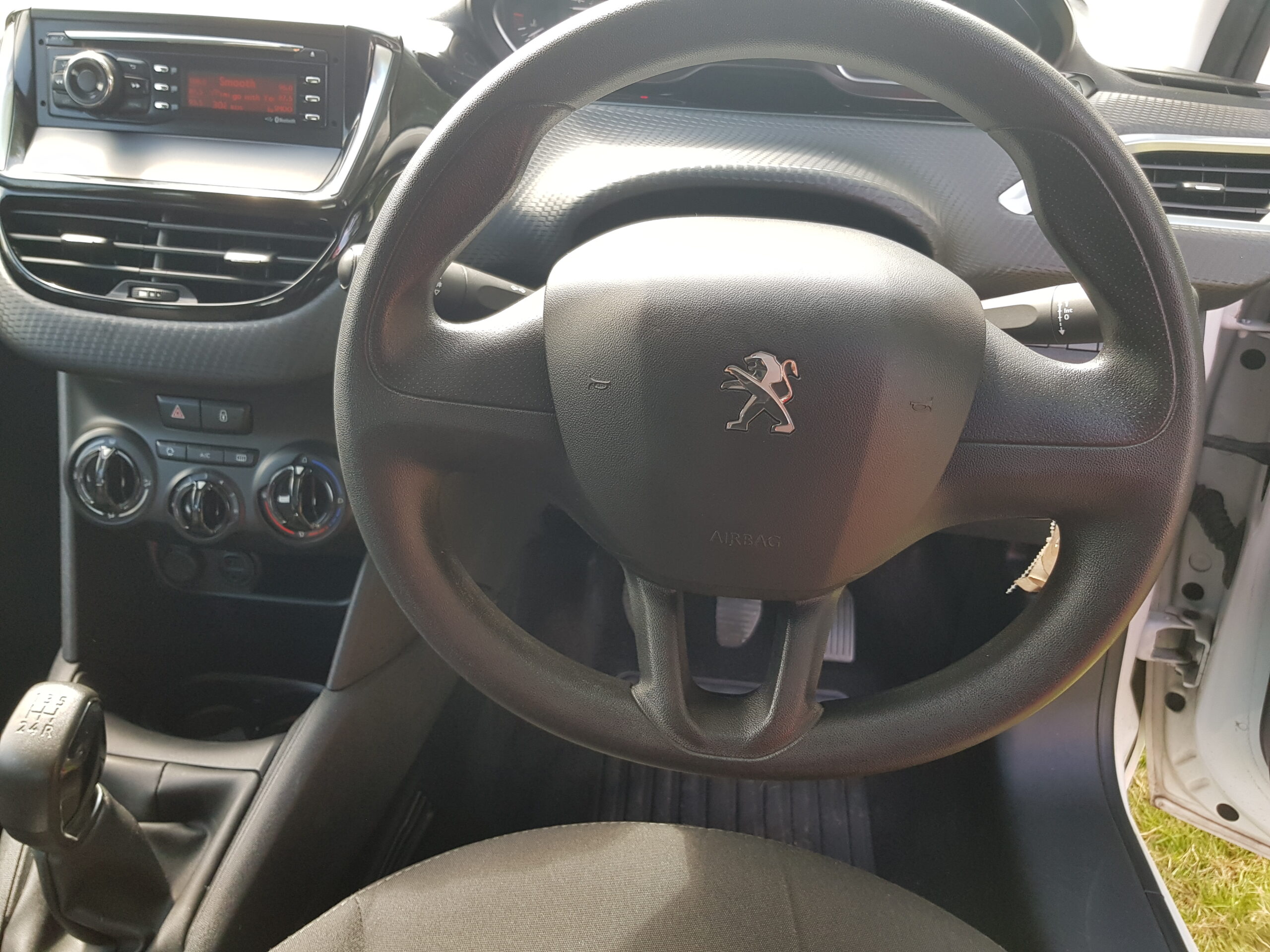 Peugeot 208 Access a/c